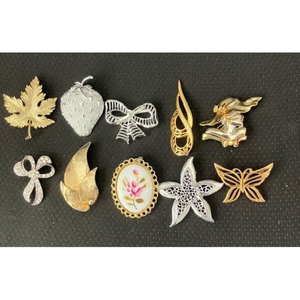 Lot Of  10 Various Vintage Costume Jewelry‎  Brooches